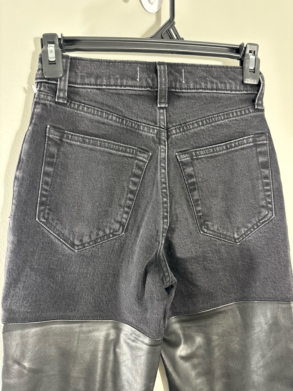 Abercrombie & Fitch 90s Straight Ultra High Rise Faux Leather Jeans 23/000 NWT - Picture 6 of 10